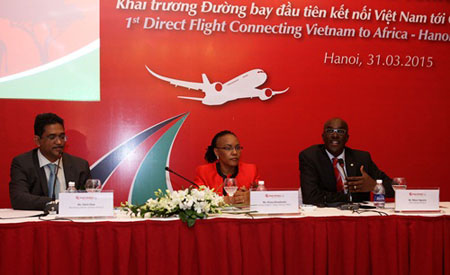 Lãnh đạo Kenya Airways cho hay đường bay thẳng giữa Hà Nội với Nairobi sẽ là đòn bẩy thúc đẩy du lịch, kinh doanh hai nước.
